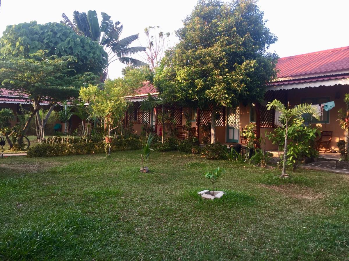 Soluna Guest House Pantai Cenang  Eksteriør billede