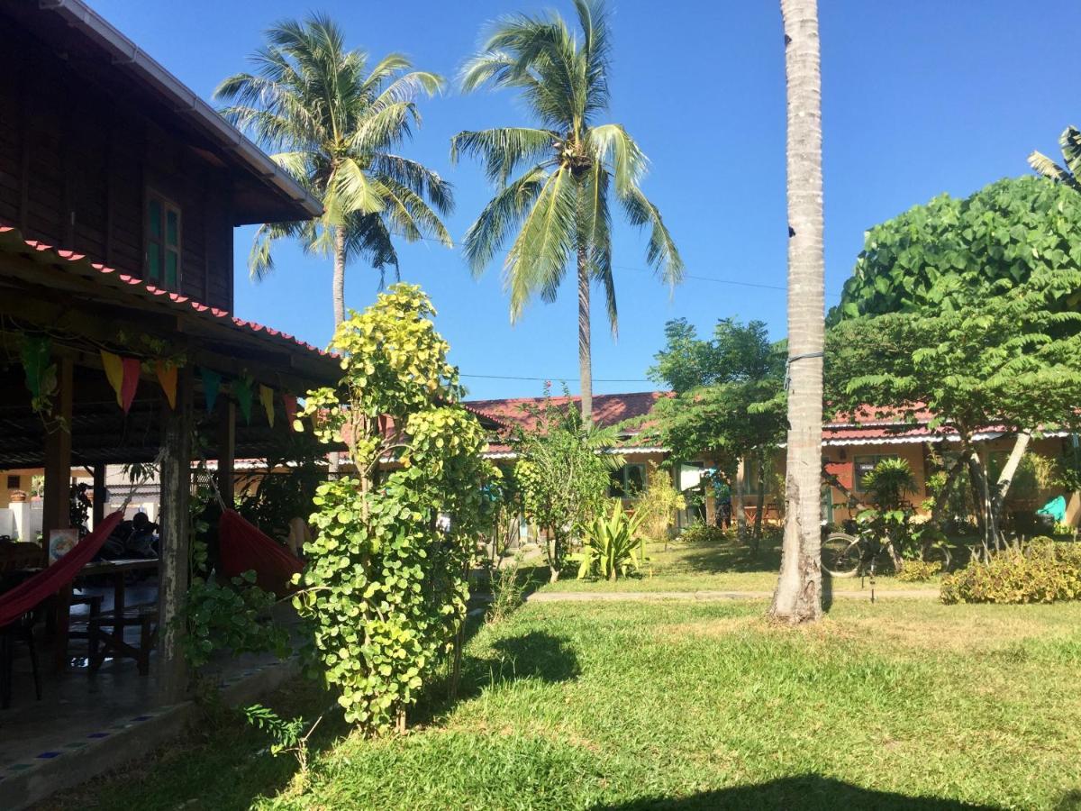 Soluna Guest House Pantai Cenang  Eksteriør billede