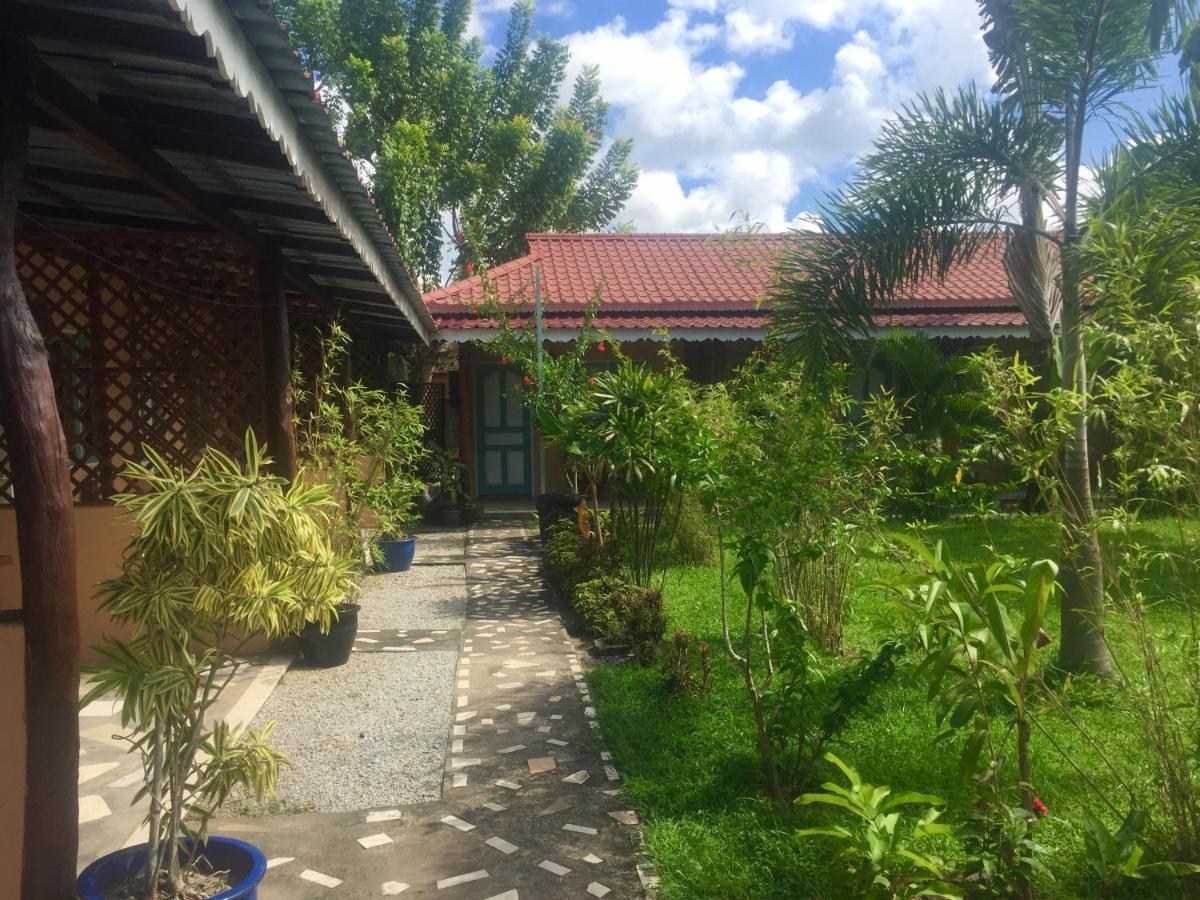 Soluna Guest House Pantai Cenang  Eksteriør billede
