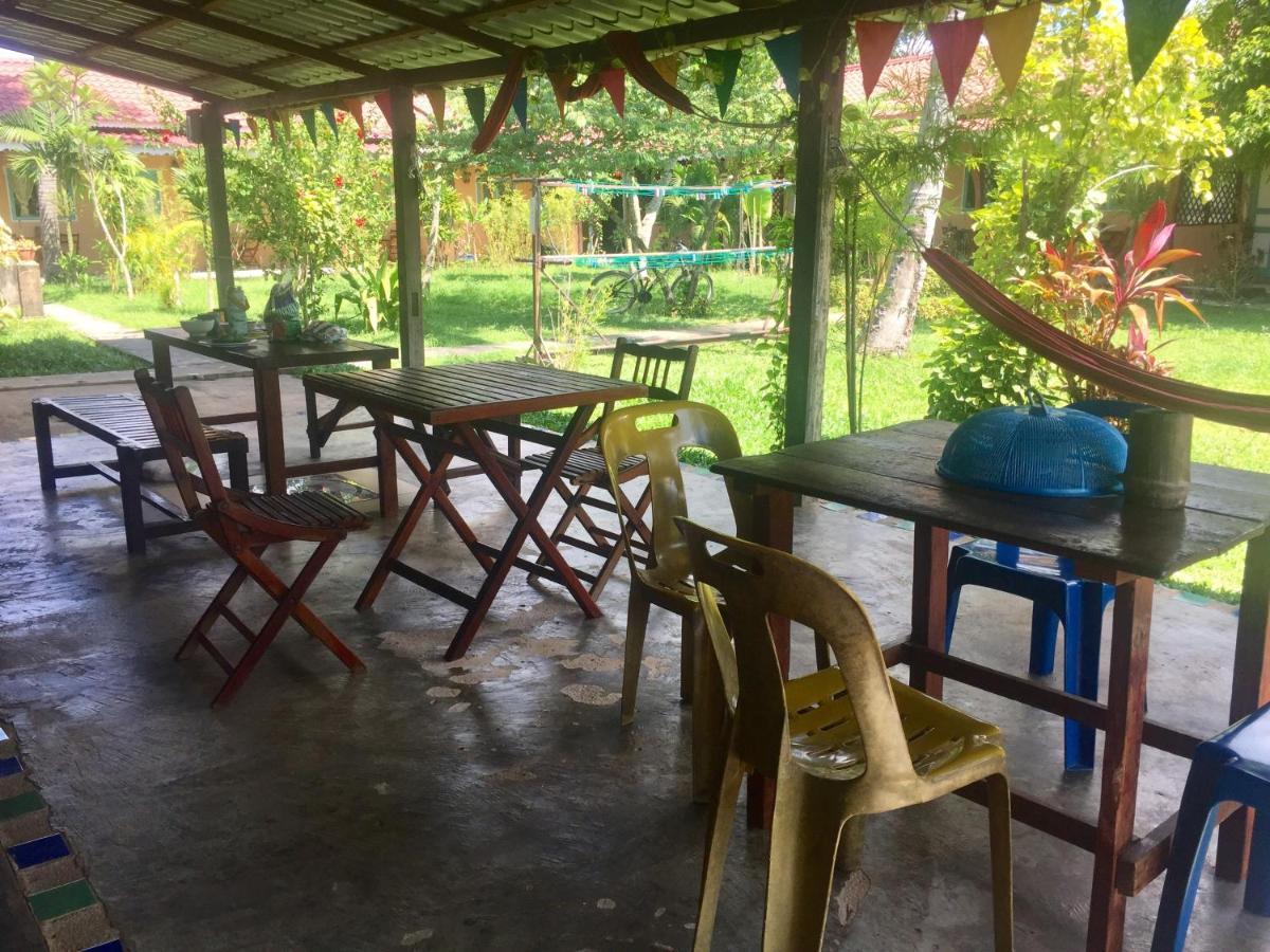 Soluna Guest House Pantai Cenang  Eksteriør billede