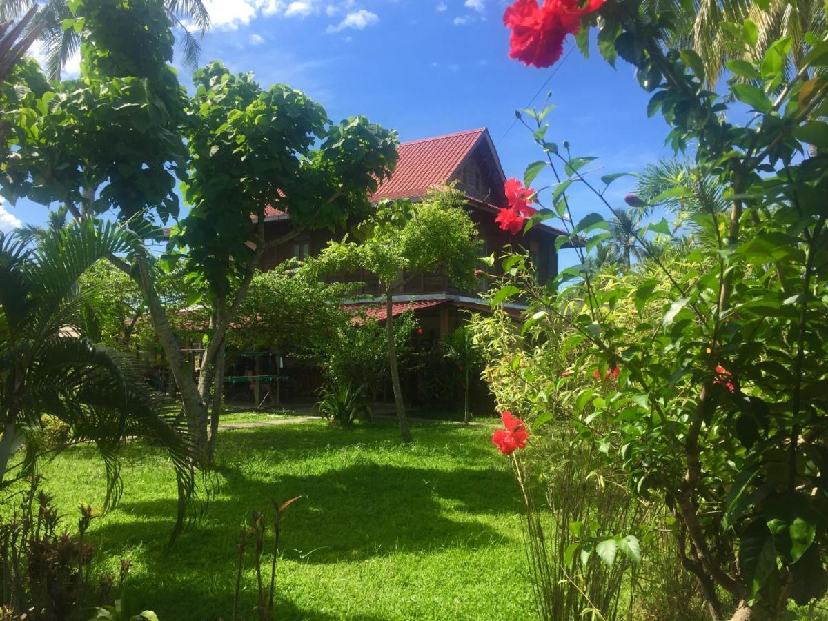 Soluna Guest House Pantai Cenang  Eksteriør billede